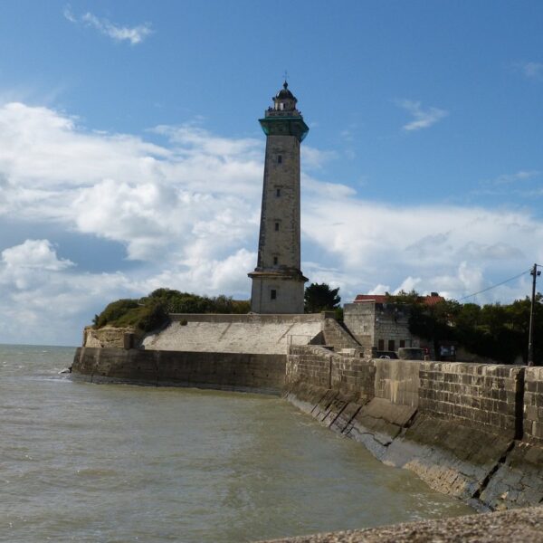 Phare de Vallières à Saint-Georges-de-Didonne