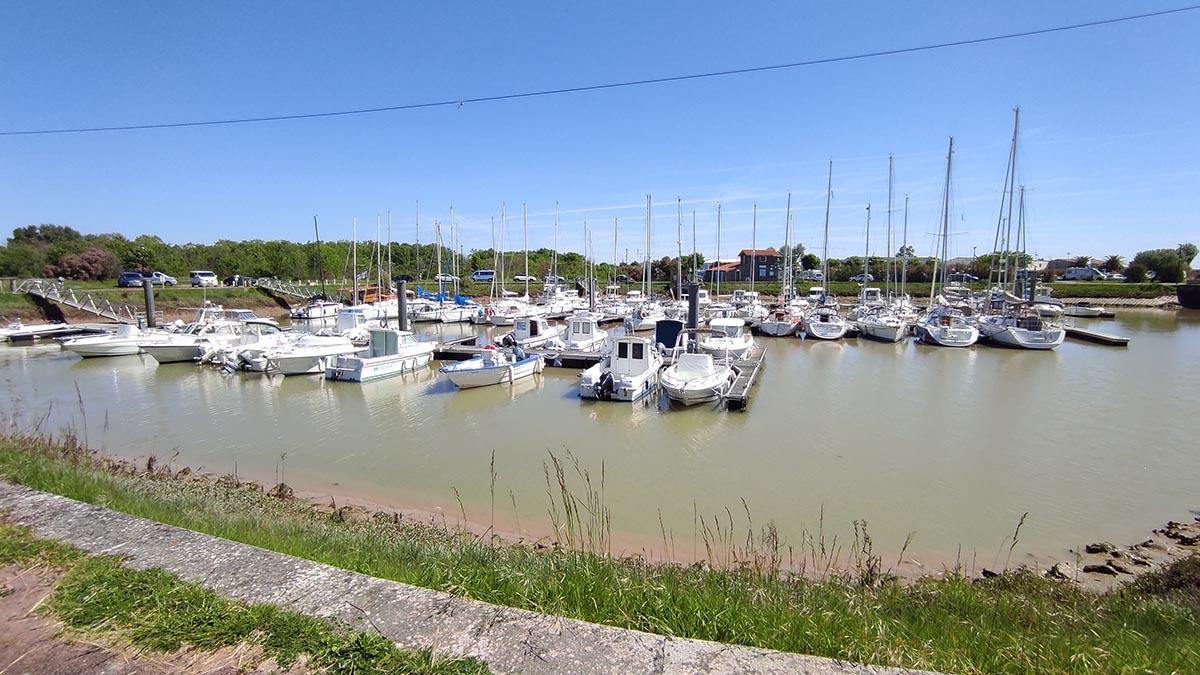 Mescher Sur Gironde Le Port