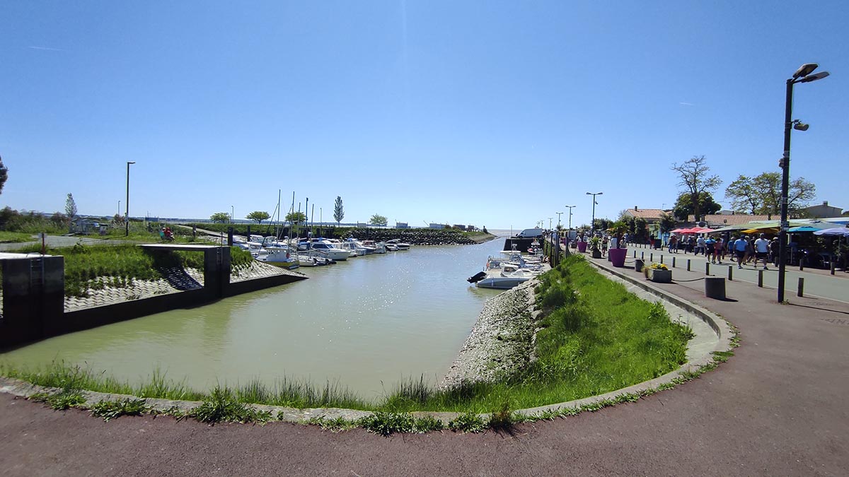Mescher Sur Gironde Le Port