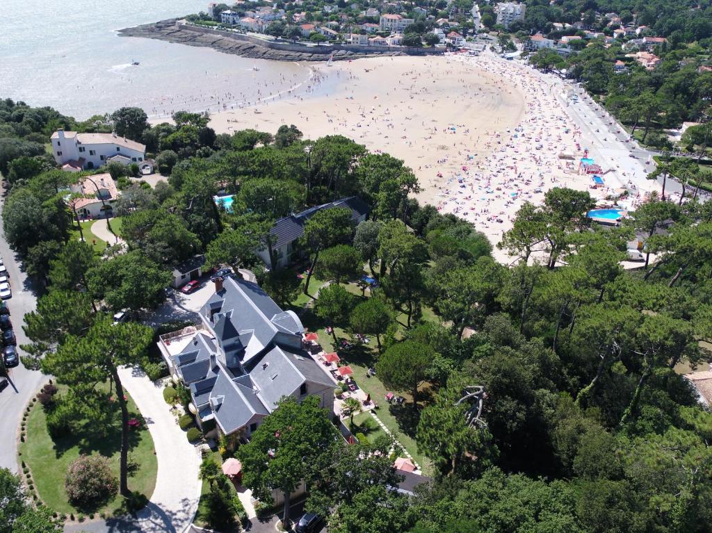 Hôtel the originals résidence de rohan à vaux sur mer